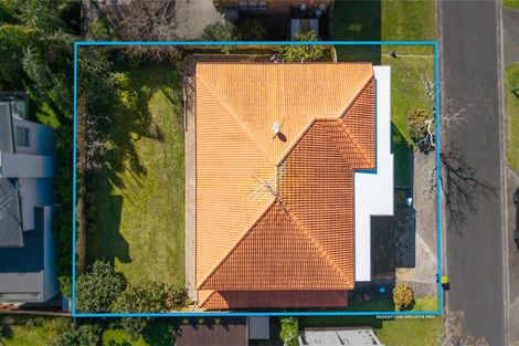 Photo of property in 18 Tollana Road, Te Atatu Peninsula, Auckland, 0610