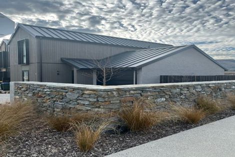 Photo of property in 2 Inder Street, Jacks Point, 9371