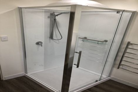 Photo of property in 15a Craddock Street, Waterloo, Lower Hutt, 5011