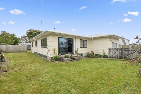 Photo of property in 43 Matthew Place, Kawaha Point, Rotorua, 3010