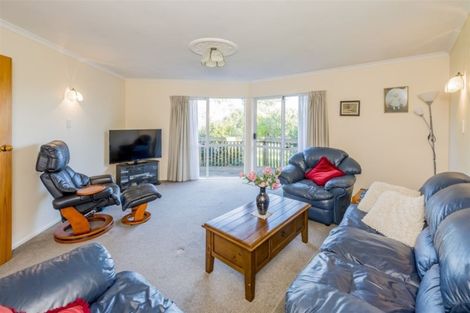 Photo of property in 17 Ryder Crescent, Levin, 5510