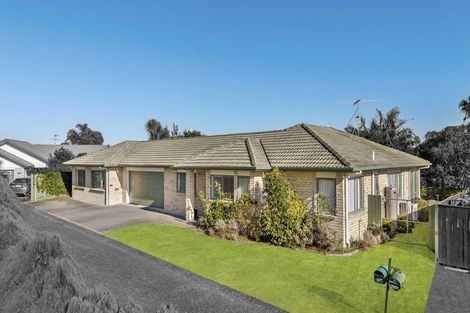 Photo of property in 16 Castlehill Court, Wattle Downs, Auckland, 2103
