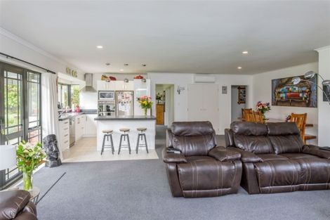 Photo of property in 10 Clifford Close, Levin, 5510