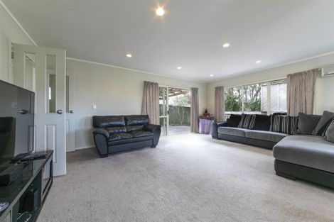 Photo of property in 5 Tellin Close, Massey, Auckland, 0614