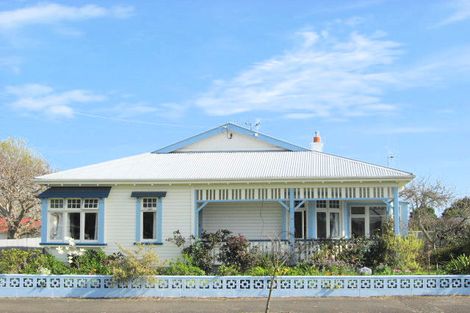 Photo of property in 17 Gonville Avenue, Gonville, Whanganui, 4501