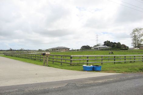 Photo of property in 31c Koraha Road, Kumeu, 0892