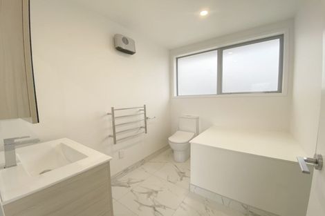 Photo of property in 2/7 Flanshaw Road, Te Atatu South, Auckland, 0610