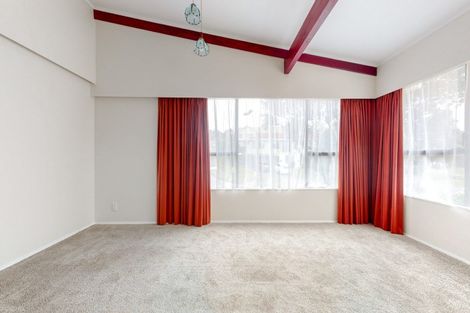 Photo of property in 36 Akaroa Drive, Maupuia, Wellington, 6022