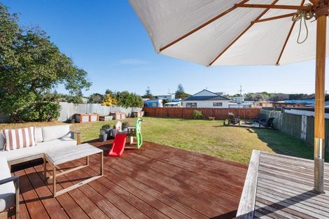 Photo of property in 12 Rangitane Street, Himatangi Beach, Foxton, 4891