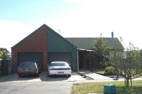 Photo of property in 18 Farnley Place, Parklands, Christchurch, 8083