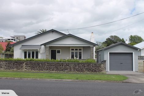 Photo of property in 76 Paynters Avenue, Strandon, New Plymouth, 4312