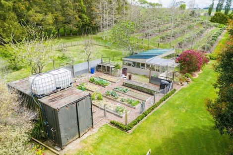 Photo of property in 64 Matakohe Road East, Matakohe, 0593