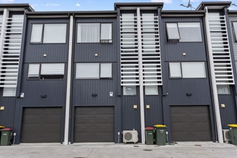 Photo of property in 10 Carder Court, Hobsonville, Auckland, 0618