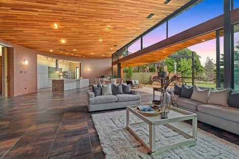 Photo of property in 303 Matua Road, Kumeu, 0891