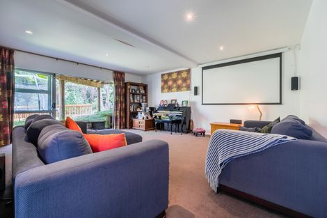 Photo of property in 39 Warner Park Avenue, Laingholm, Auckland, 0604