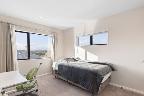 Photo of property in 11 Matisse Drive, West Harbour, Auckland, 0618