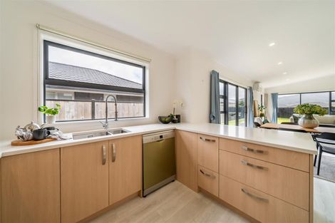 Photo of property in 8 Whitten Way, Wallaceville, Upper Hutt, 5018