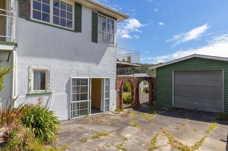 Photo of property in 82 Milton Terrace, Picton, 7220