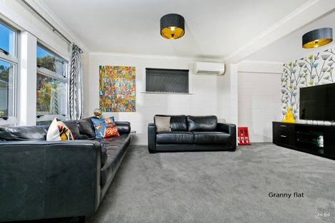 Photo of property in 11 Blacks Road, Greenhithe, Auckland, 0632