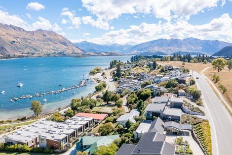 Photo of property in 32 Lismore Street, Wanaka, 9305