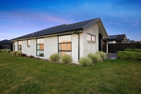 Photo of property in 1 Woodford Avenue, Woodend, 7610