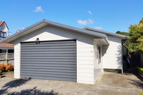 Photo of property in 2/36 Takapu Street, Henderson, Auckland, 0612