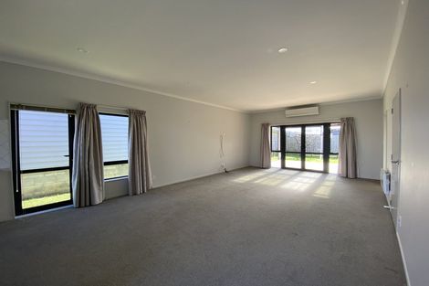 Photo of property in 37 Ipukarea Street, Weymouth, Auckland, 2103