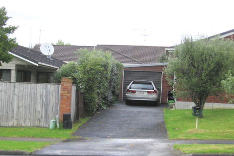 Photo of property in 2/15 Kurnell Drive, Botany Downs, Auckland, 2010
