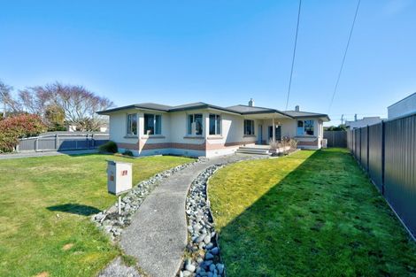 Photo of property in 19 Milton Street, Gore, 9710