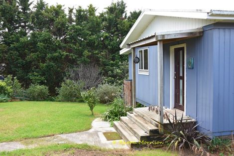 Photo of property in 8 Heaths Way, Pahi, Paparoa, 0571