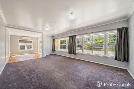 Photo of property in 400 Stokes Valley Road, Stokes Valley, Lower Hutt, 5019