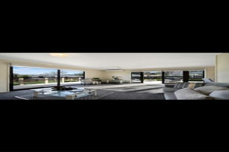 Photo of property in 1/14 Moxham Grove, Massey, Auckland, 0614