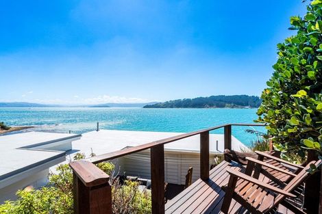 Photo of property in 62 Evans Bay Parade, Roseneath, Wellington, 6021
