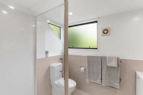 Photo of property in 16 Felstead Place, Avonhead, Christchurch, 8042