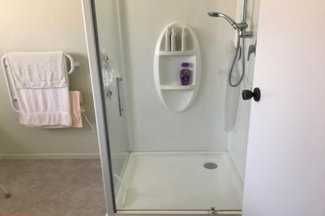 Photo of property in 2/102 Sandwich Road, St Andrews, Hamilton, 3200