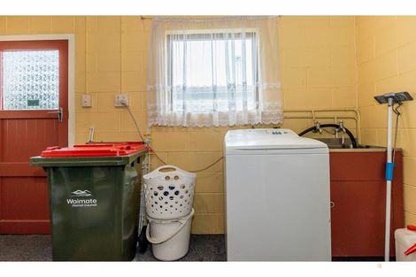 Photo of property in 5-5a Rugby Street, Waimate, 7924