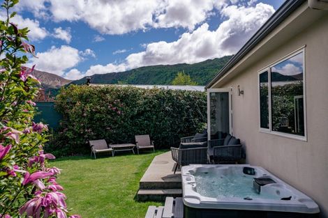 Photo of property in 56 Centennial Avenue, Arrowtown, 9302