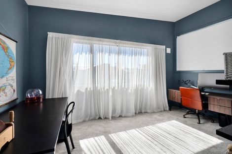 Photo of property in 12a Baring Terrace, Strandon, New Plymouth, 4312