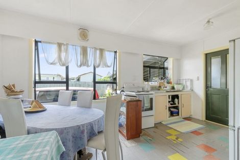 Photo of property in 23 Tironui Station Road East, Papakura, 2112