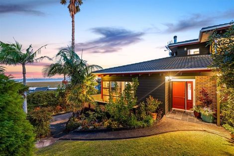 Photo of property in 1/181 Luckens Road, West Harbour, Auckland, 0618