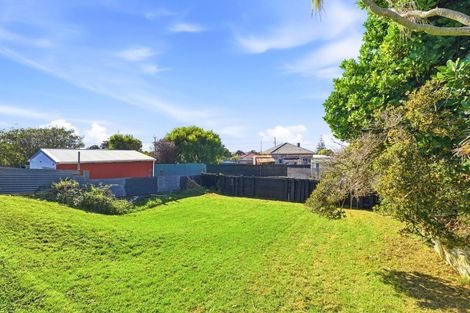 Photo of property in 27 Cross Street, Castlecliff, Whanganui, 4501