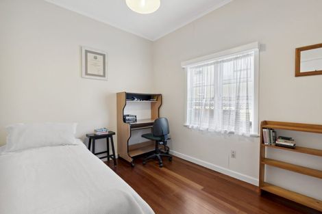 Photo of property in 1/5 Argyle Terrace, Milford, Auckland, 0620