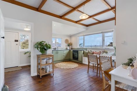 Photo of property in 30 Neptune Avenue, Beach Haven, Auckland, 0626