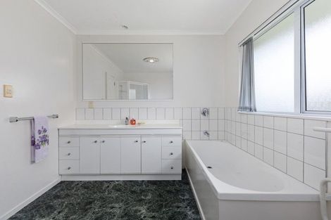 Photo of property in 32 Wellington Street, Pukekohe, 2120