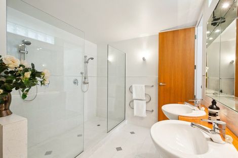 Photo of property in 60a Roseneath Terrace, Roseneath, Wellington, 6011