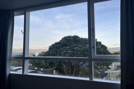 Photo of property in 4/15 Upper Lewisville Terrace, Thorndon, Wellington, 6011