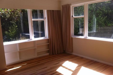 Photo of property in 93 Breaker Bay Road, Breaker Bay, Wellington, 6022