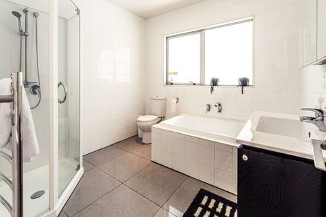 Photo of property in 2/17 Blackbridge Road, Wadestown, Wellington, 6012