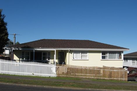 Photo of property in 63 Hobart Crescent, Wattle Downs, Auckland, 2103