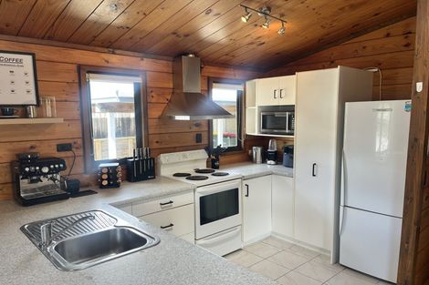 Photo of property in 41 Riversdale Drive, Merrilands, New Plymouth, 4312